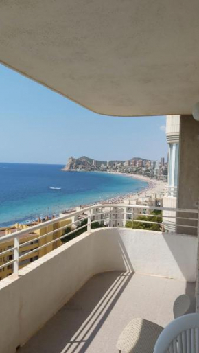 Piso en primera línea de playa en Urbanización el Olivar